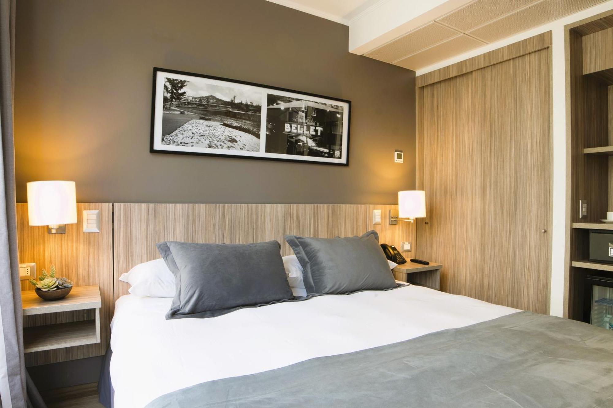 Hotel Capital Bellet サンティアゴ エクステリア 写真